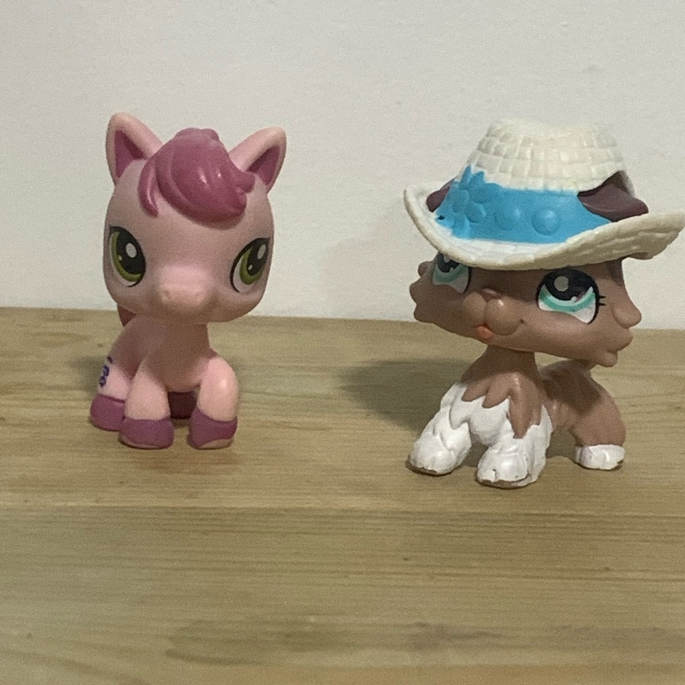 Littlest Pet Shop Figures From Barnyard Pets Set #1330 Collie & #1331 Horse LPS